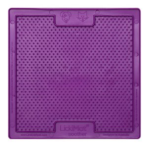 LickiMat Soother lízací podložka fialová 20 x 20 cm