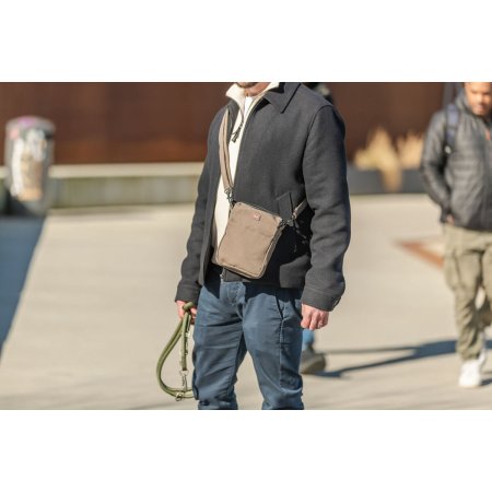 Taštička na pamlsky ø 16 × 21 cm, manšestrový vzhled, polyester, hnědá 